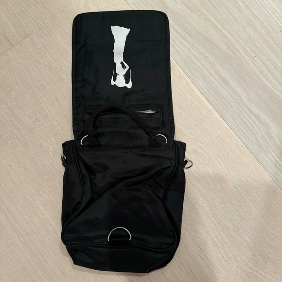 BRODY Black shoulder / backpack bag with Stylish Silhouette - Picture 4 of 6